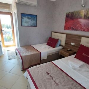 Habitación Estándar con 2 Camas Individuales